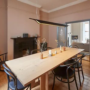 Host & - Emerald Holiday home